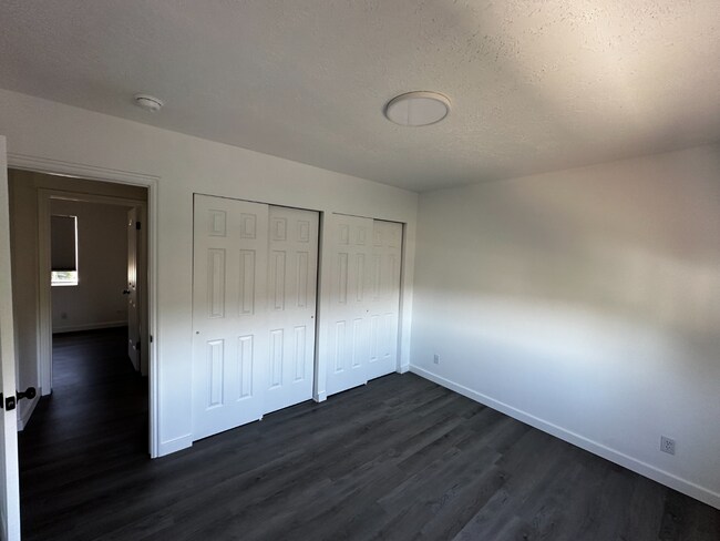 Building Photo - Charming 3-Bedroom Home for Rent in a Tran...