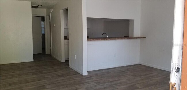Building Photo - 1113 Tuskawilla Dr