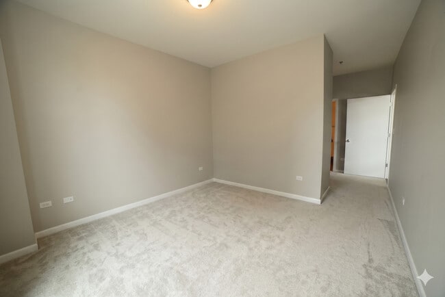 Building Photo - 225 S Sangamon St