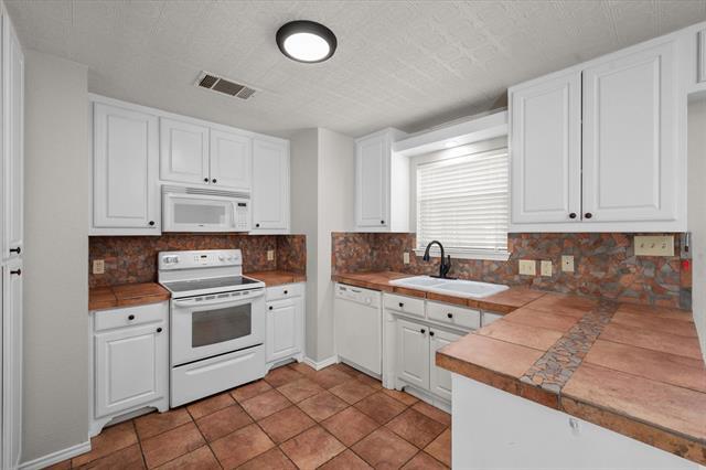 Building Photo - 1110 Fairhaven Dr