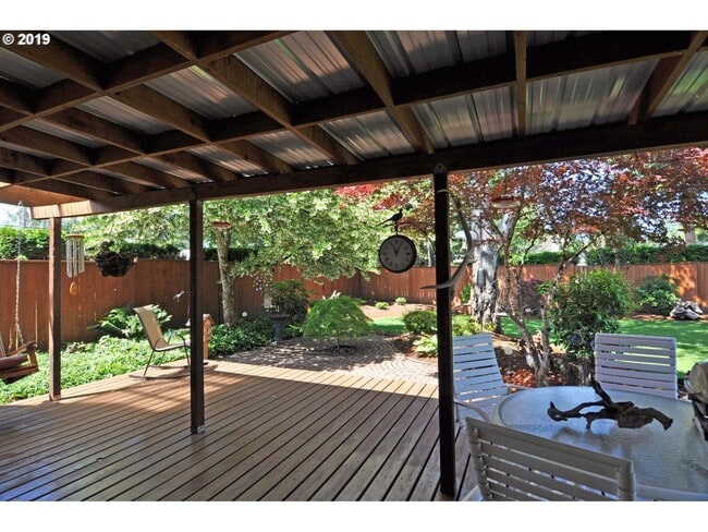 Building Photo - DECEMBER RENT FREE!