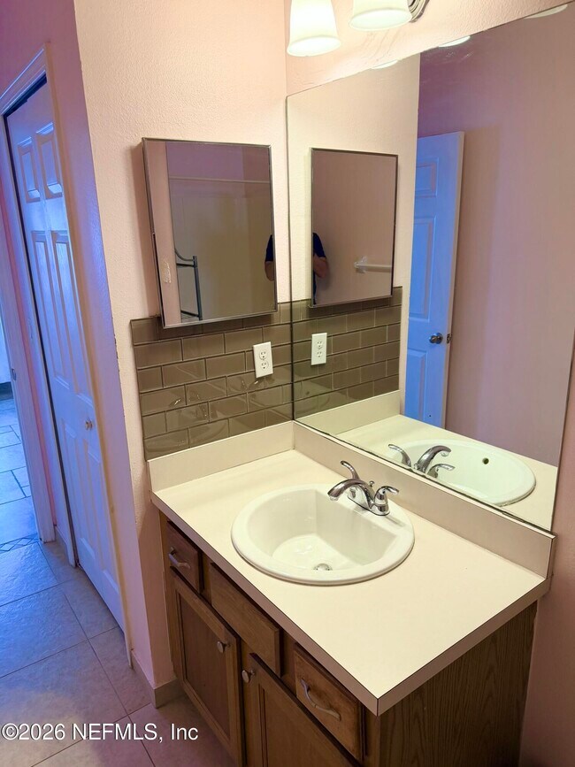 Building Photo - 9670 Amarante Cir