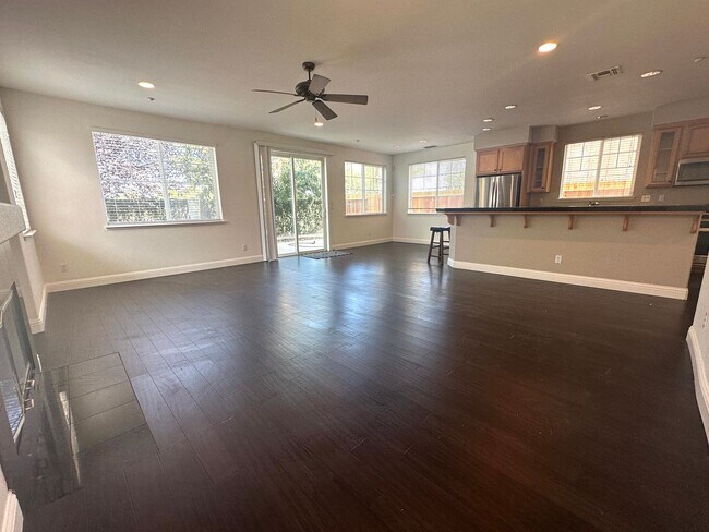 Building Photo - 2369 Fernwood Ln