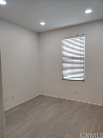Building Photo - 259 E Santa Fe Ct