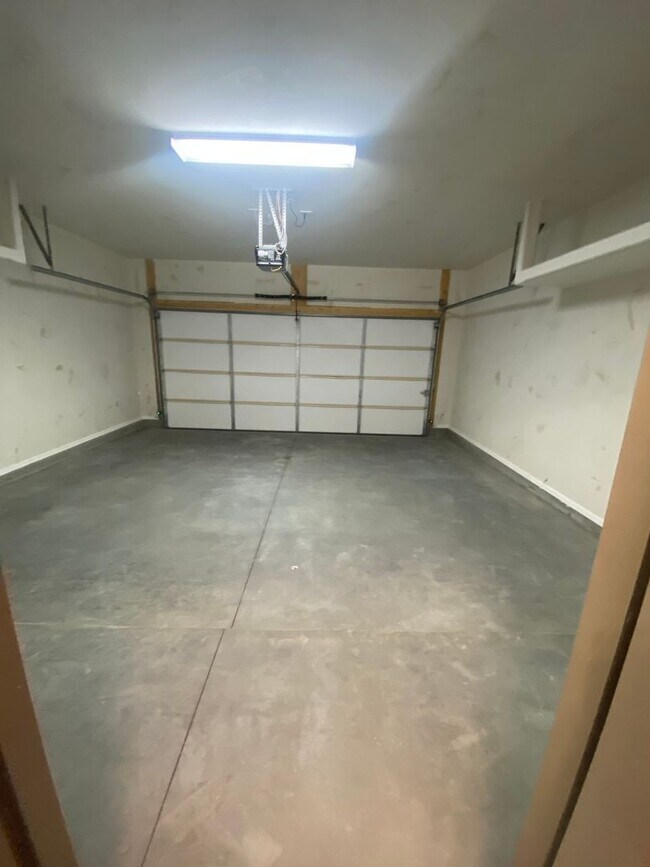 Building Photo - 4027 Apache Pine Pl