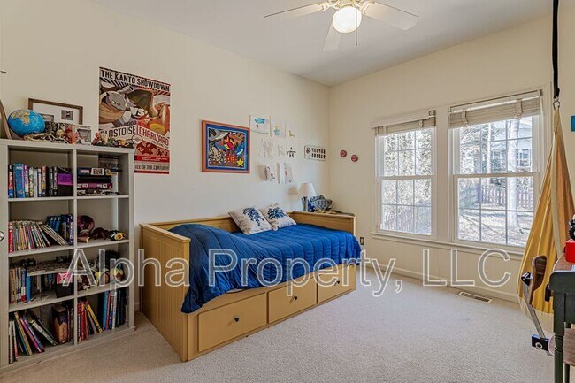 Building Photo - 209 Birchleaf Ln