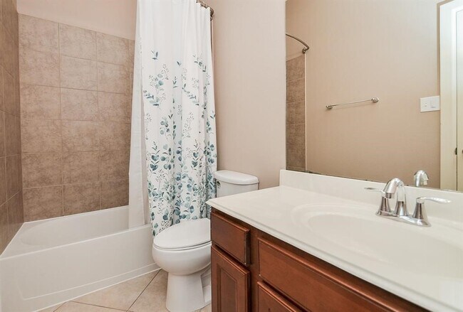 Building Photo - 4006 Autumn Pines Trail