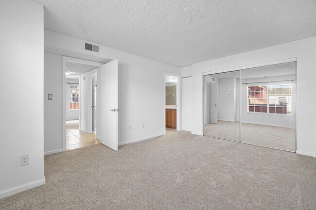 Building Photo - 1345 Crystal Way