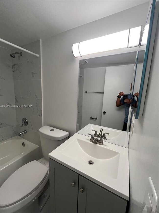 Building Photo - 7430 SW 153rd Pl