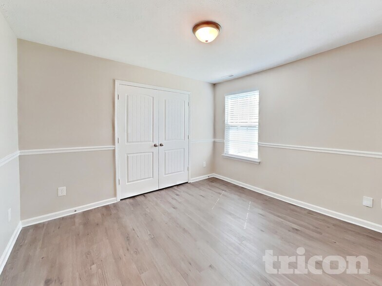 Building Photo - 605 Silverhill Dr
