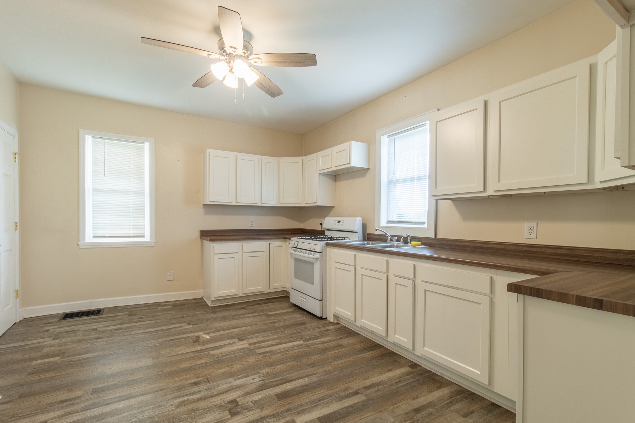 Building Photo - 795 Blaze Rd