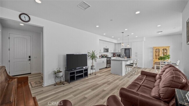 Building Photo - 16282 Meadowhouse Ave