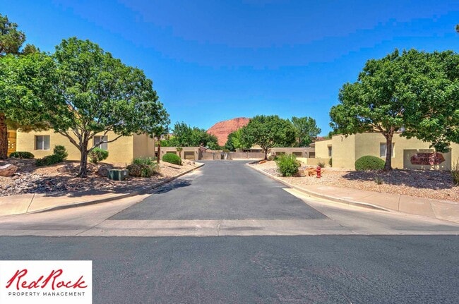 Building Photo - Dog Friendly! Great 2 Bedroom, 2 Bathroom ...