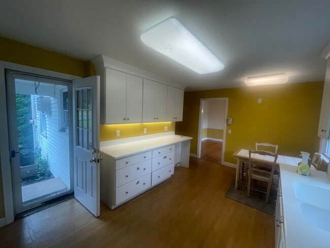 Building Photo - 20 Broadfield Rd