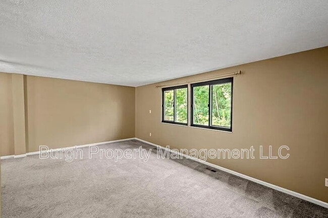 Building Photo - 645 Deer Watch Rd