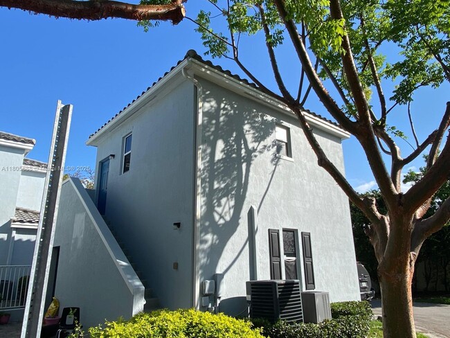Building Photo - 9253 SW 169th Ave