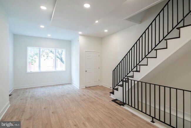 Building Photo - 1606 Wharton St