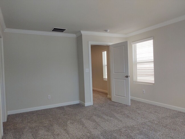 Building Photo - Beautiful, Pristine move in ready home loc...