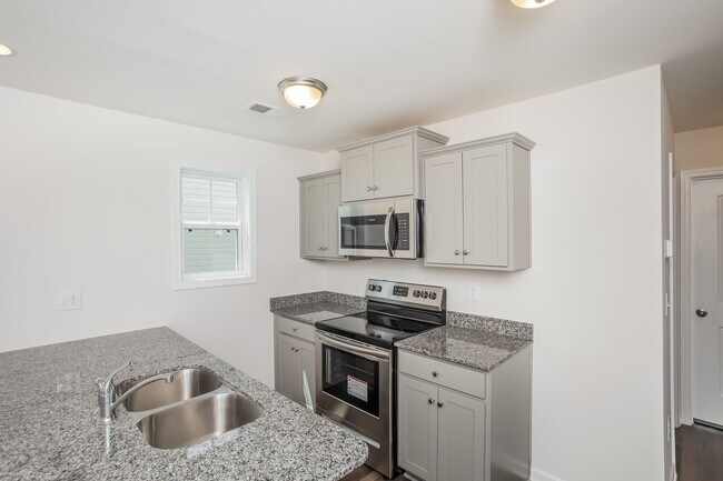 Building Photo - 317 Noble Ln