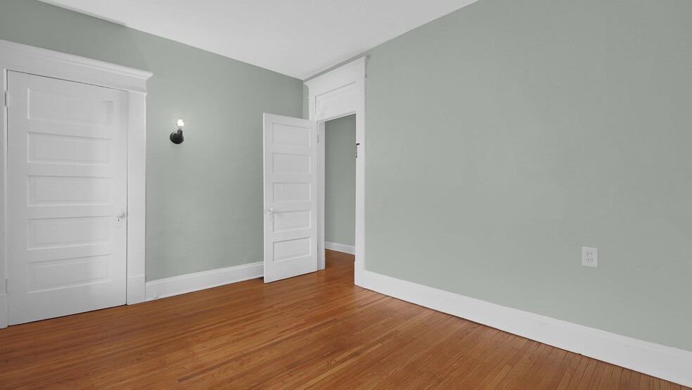 Building Photo - 739 Wilson Ave
