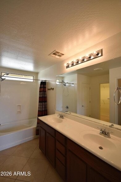 Building Photo - 7117 N 73rd Dr