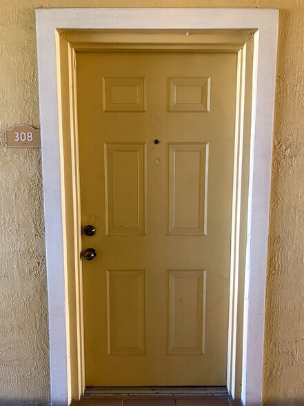 Building Photo - 7350 NW 114th Ave