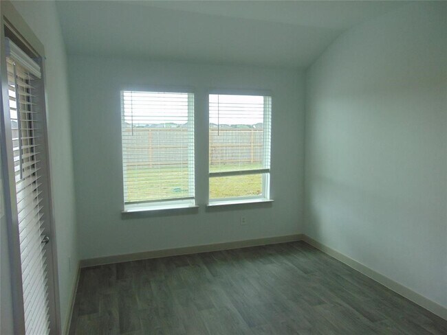 Building Photo - 6918 Morales Way