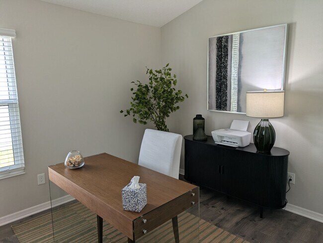 Building Photo - 1750 Debellis Ln