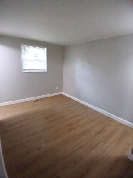 Building Photo - 3208 Nelson Ave