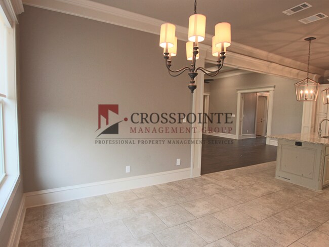 Building Photo - Gorgeous 3 bed 2 bath home in Hadley Court!