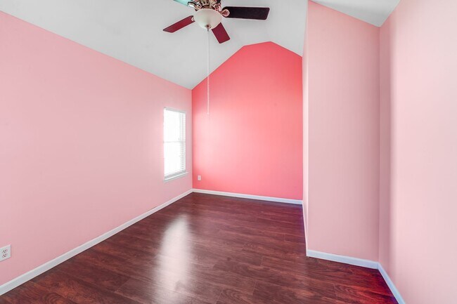 Building Photo - Your Haven Awaits in Havenbrook – Modern 4...