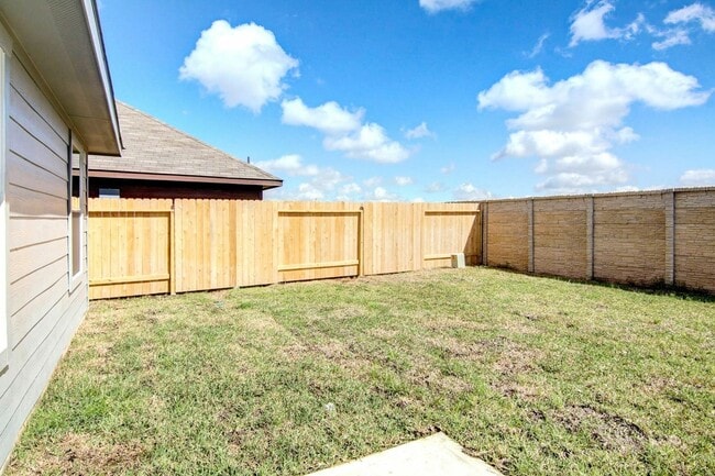 Building Photo - 5606 Plantation Forest Dr