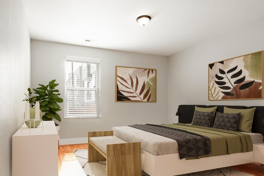 Building Photo - Polished Jefferson Park home with big front & backyards