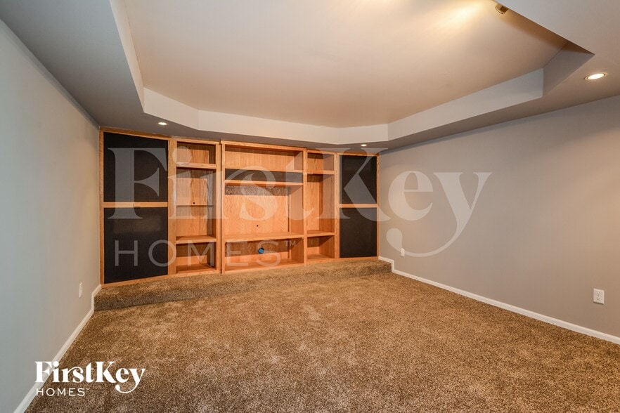 Building Photo - 700 Fernwood Terrace