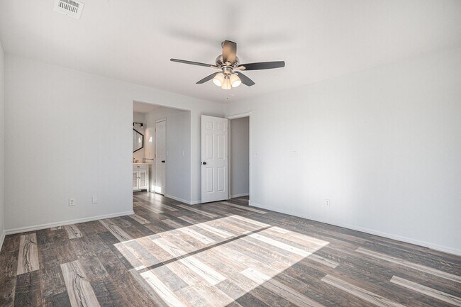 Building Photo - 8303 S Pierce Way