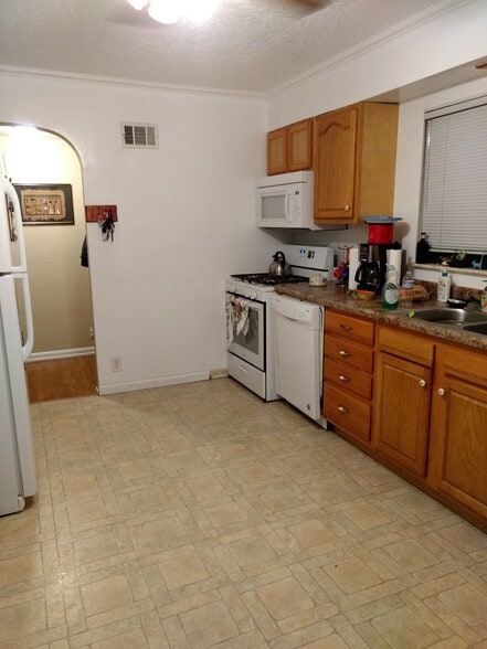 Building Photo - 350 33rd St