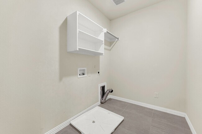 Building Photo - 8993 Swallowtail St