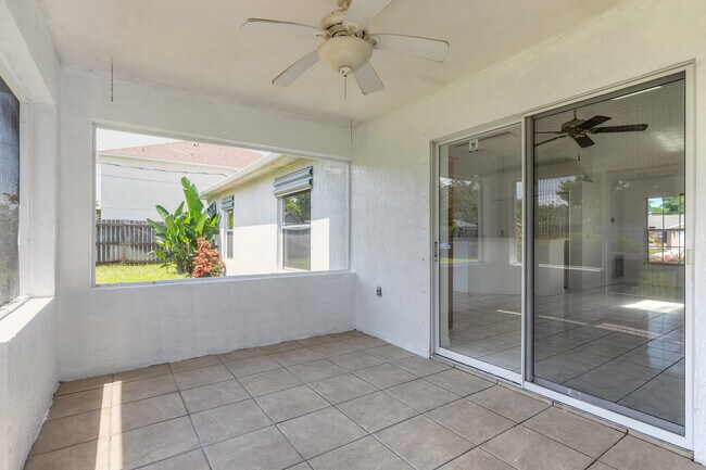 Building Photo - 3214 Juniper Dr