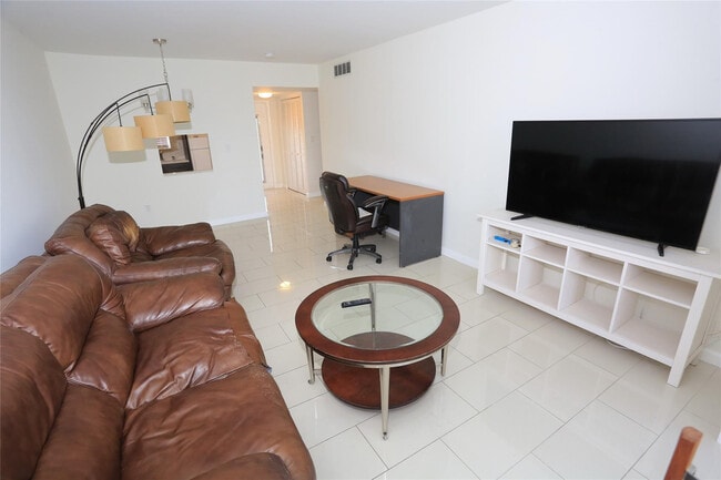 Building Photo - 8225 Sunrise Lakes Blvd