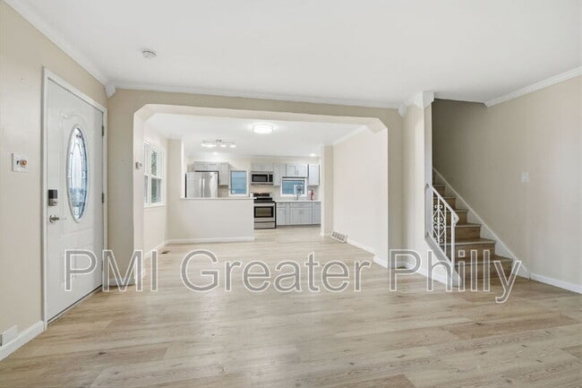 Building Photo - 1523 W Cheltenham Ave