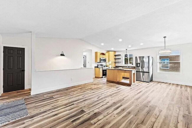 Building Photo - 252-254 Aristocrat Dr billings, MT 59105