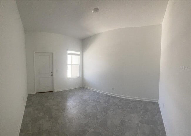 Building Photo - 2440 Skyline Lp