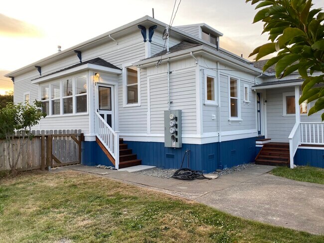 Building Photo - 1655 J St