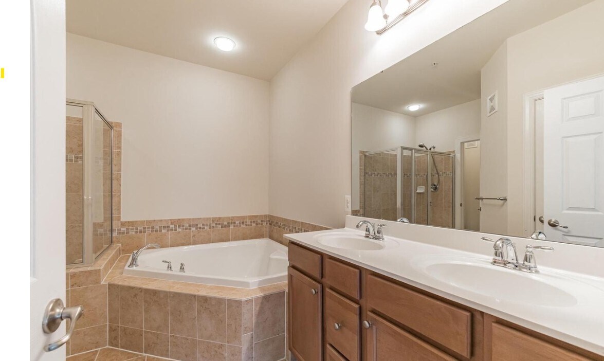 Building Photo - 3612 Spring Hollow Ln