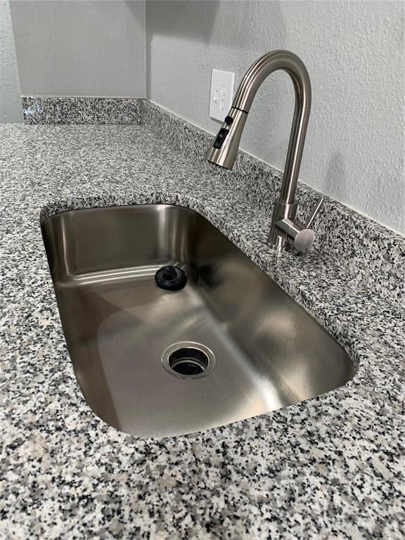 Building Photo - 1213 E 15th Ave