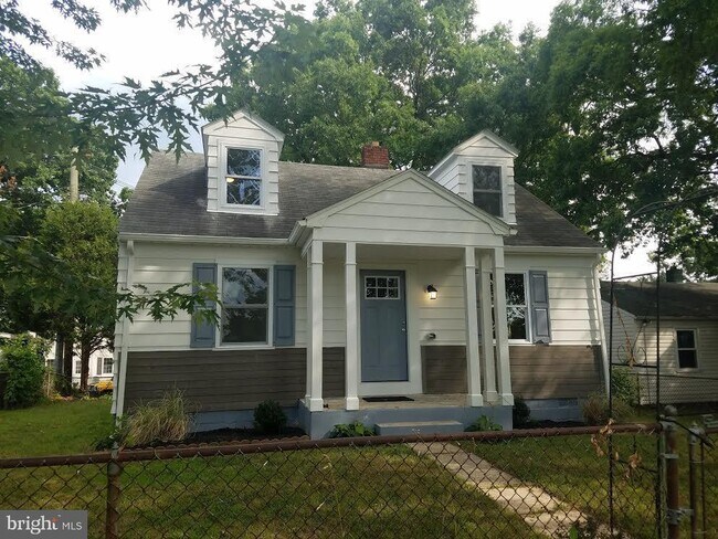 Building Photo - 1737 Eastern Blvd