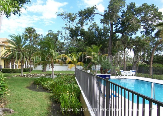 Building Photo - 130 Banyan Bay Dr S
