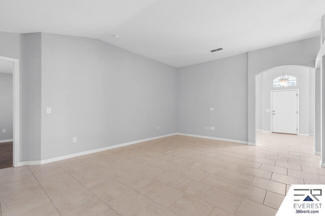 Building Photo - 7 Undermount Path E