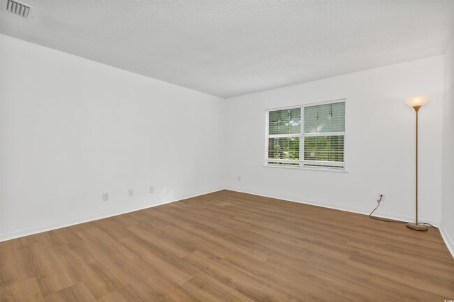 Building Photo - 6840 Blue Heron Blvd