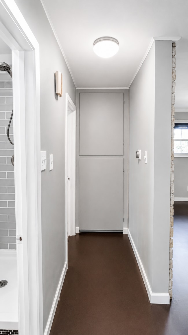 Building Photo - Barton View A